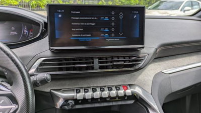 Peugeot 3008 BlueHDi 130 S&S EAT8 GT Pack (12)