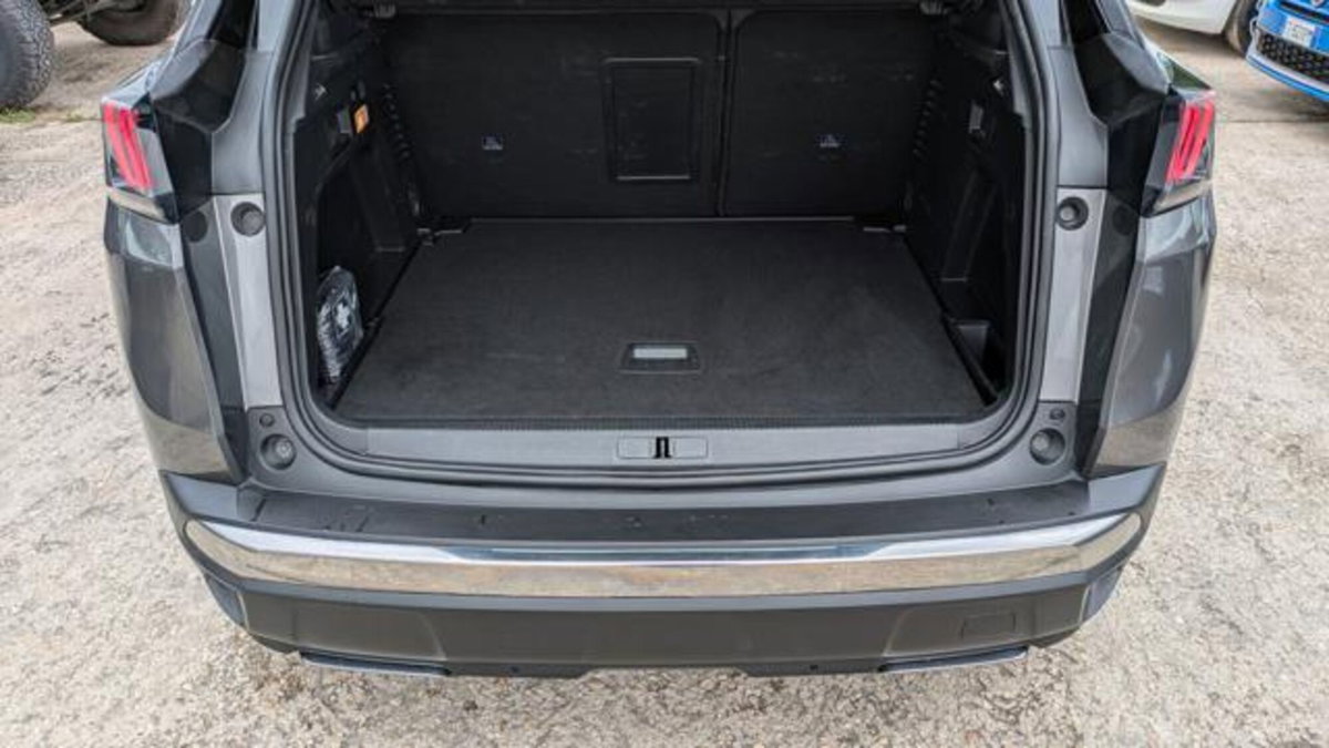 Peugeot 3008 BlueHDi 130 S&S EAT8 GT Pack (19)