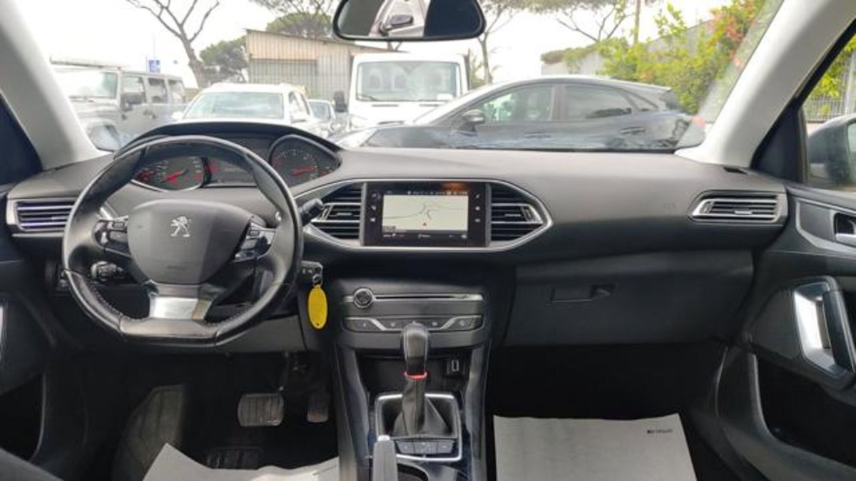 Peugeot 308 SW BlueHDi 120 S&S EAT6 Allure (6)