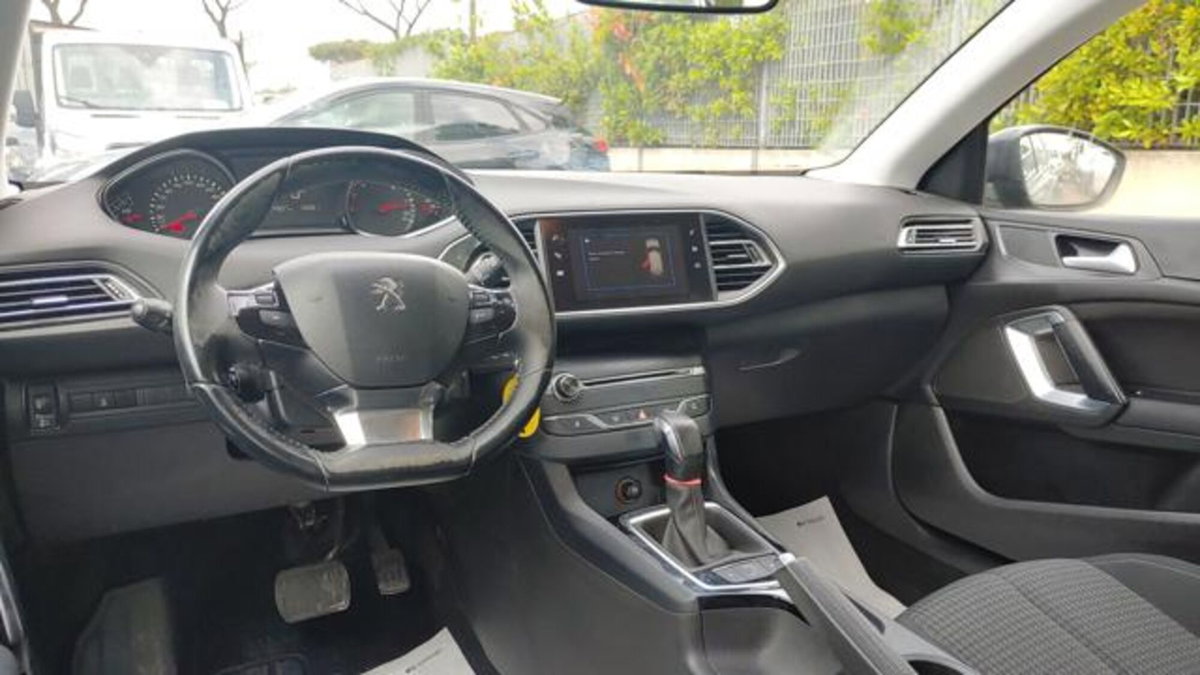 Peugeot 308 SW BlueHDi 120 S&S EAT6 Allure (5)