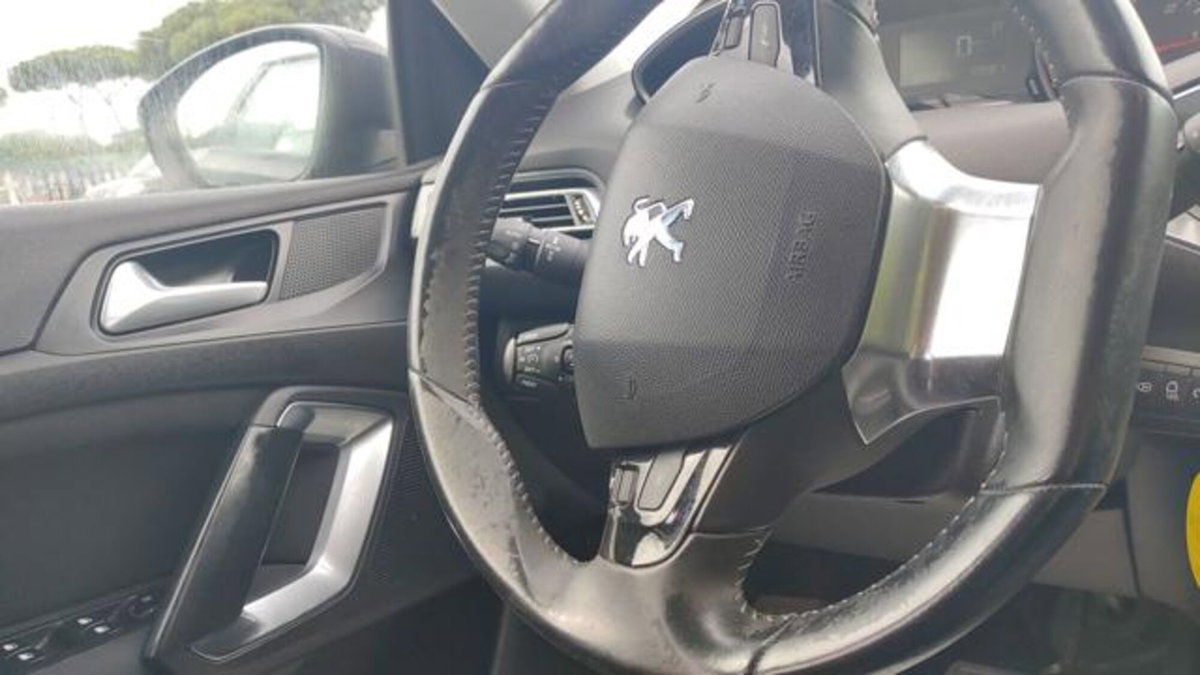 Peugeot 308 SW BlueHDi 120 S&S EAT6 Allure (9)