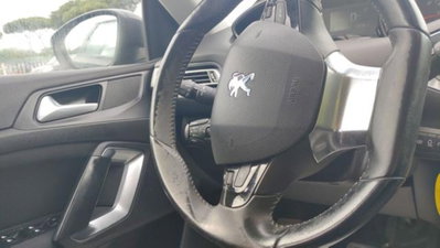 Peugeot 308 SW BlueHDi 120 S&S EAT6 Allure (9)
