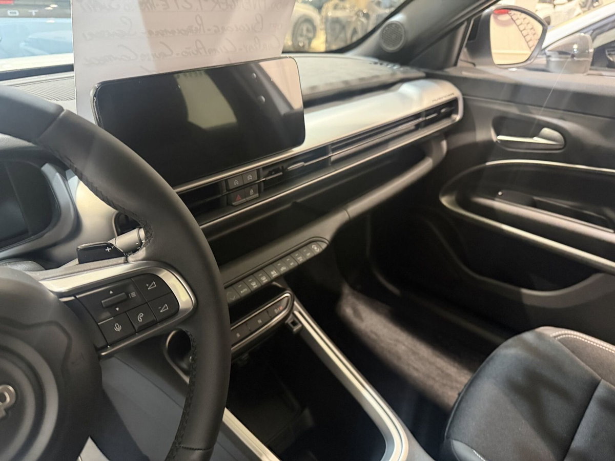 Jeep Avenger 1.2 turbo e-hybrid mhev Summit fwd 110cv edct6 (12)