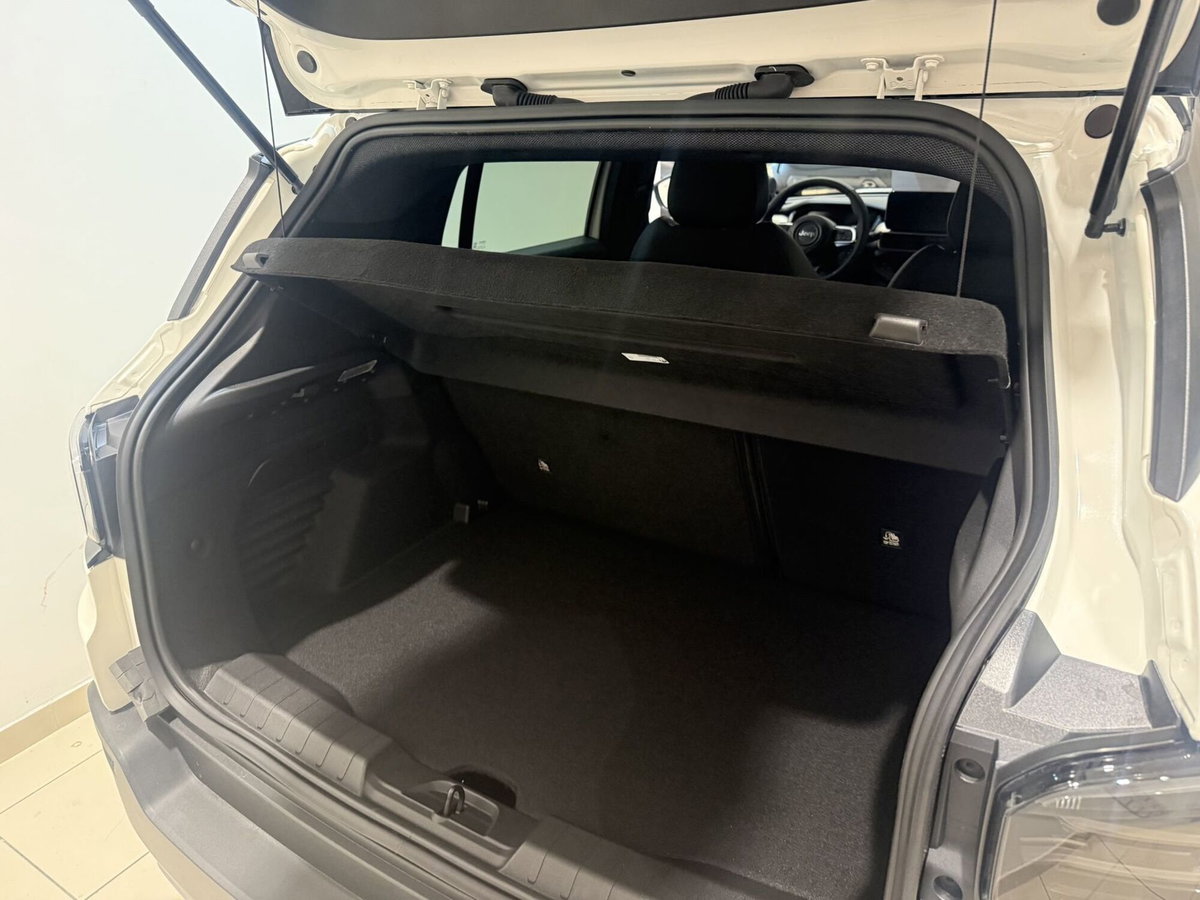 Jeep Avenger 1.2 turbo e-hybrid mhev Summit fwd 110cv edct6 (7)