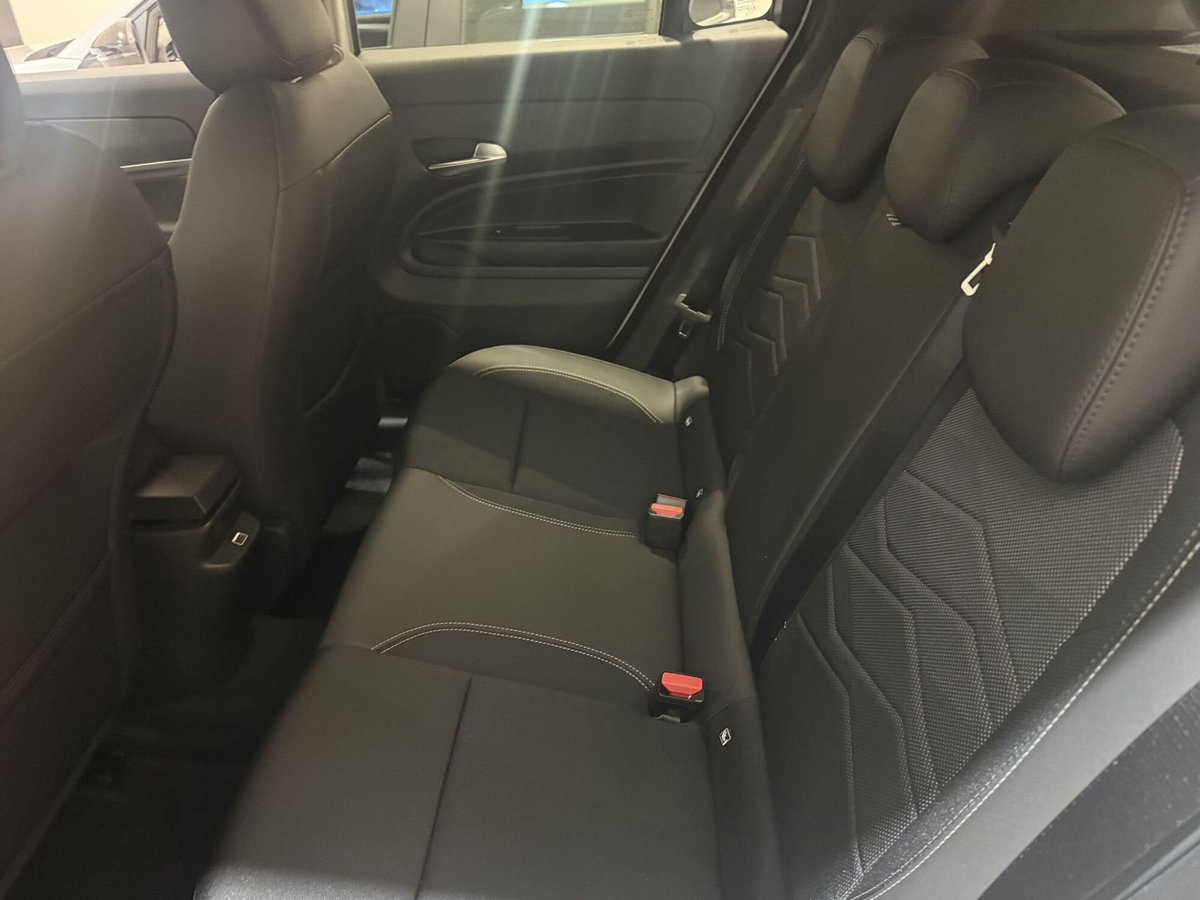 Jeep Avenger 1.2 turbo e-hybrid mhev Summit fwd 110cv edct6 (8)