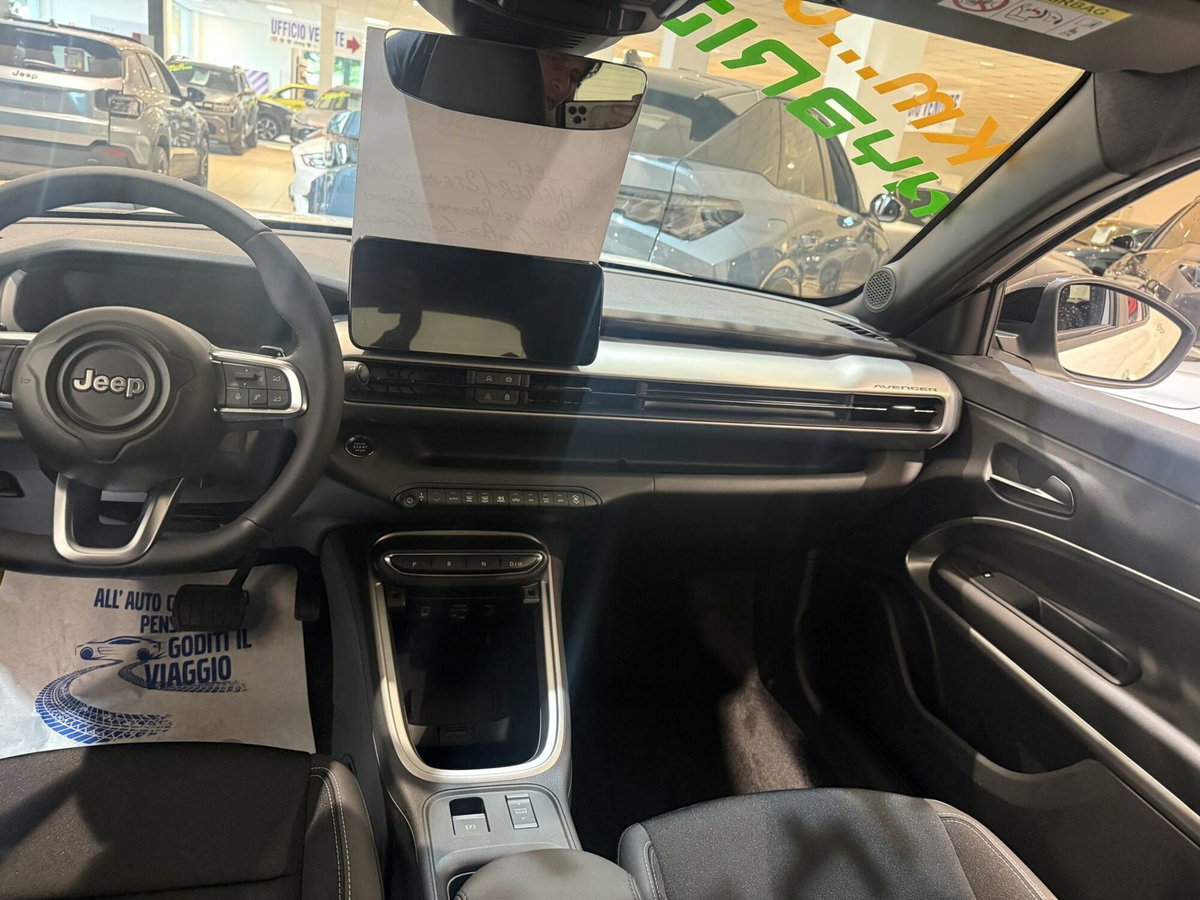 Jeep Avenger 1.2 turbo e-hybrid mhev Summit fwd 110cv edct6 (9)