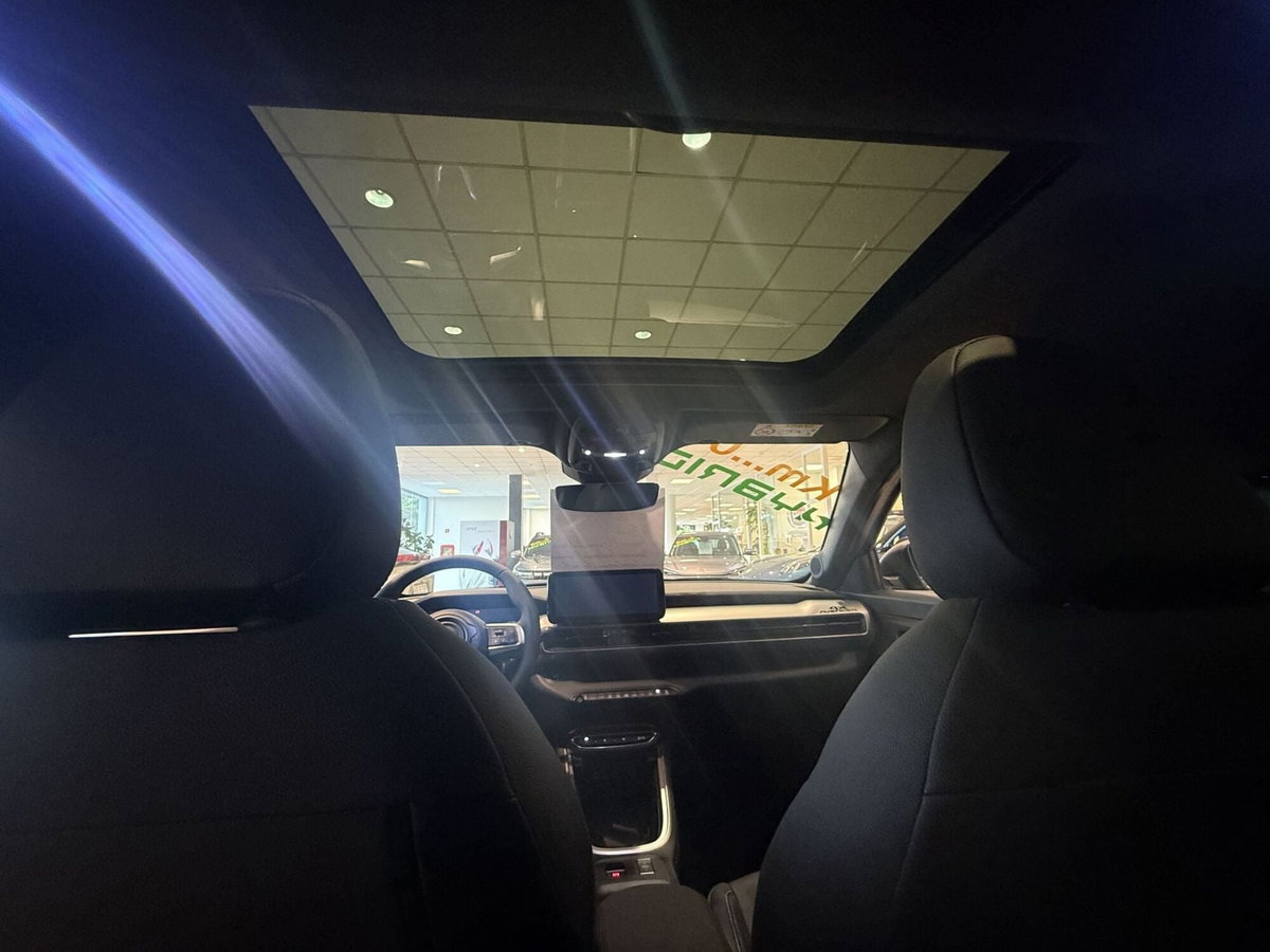 Jeep Avenger 1.2 turbo e-hybrid mhev Upland 4xe 145cv edct6 (10)