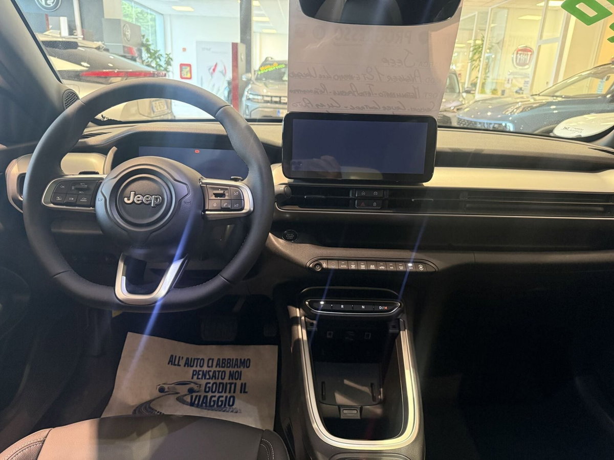 Jeep Avenger 1.2 turbo e-hybrid mhev Upland 4xe 145cv edct6 (11)