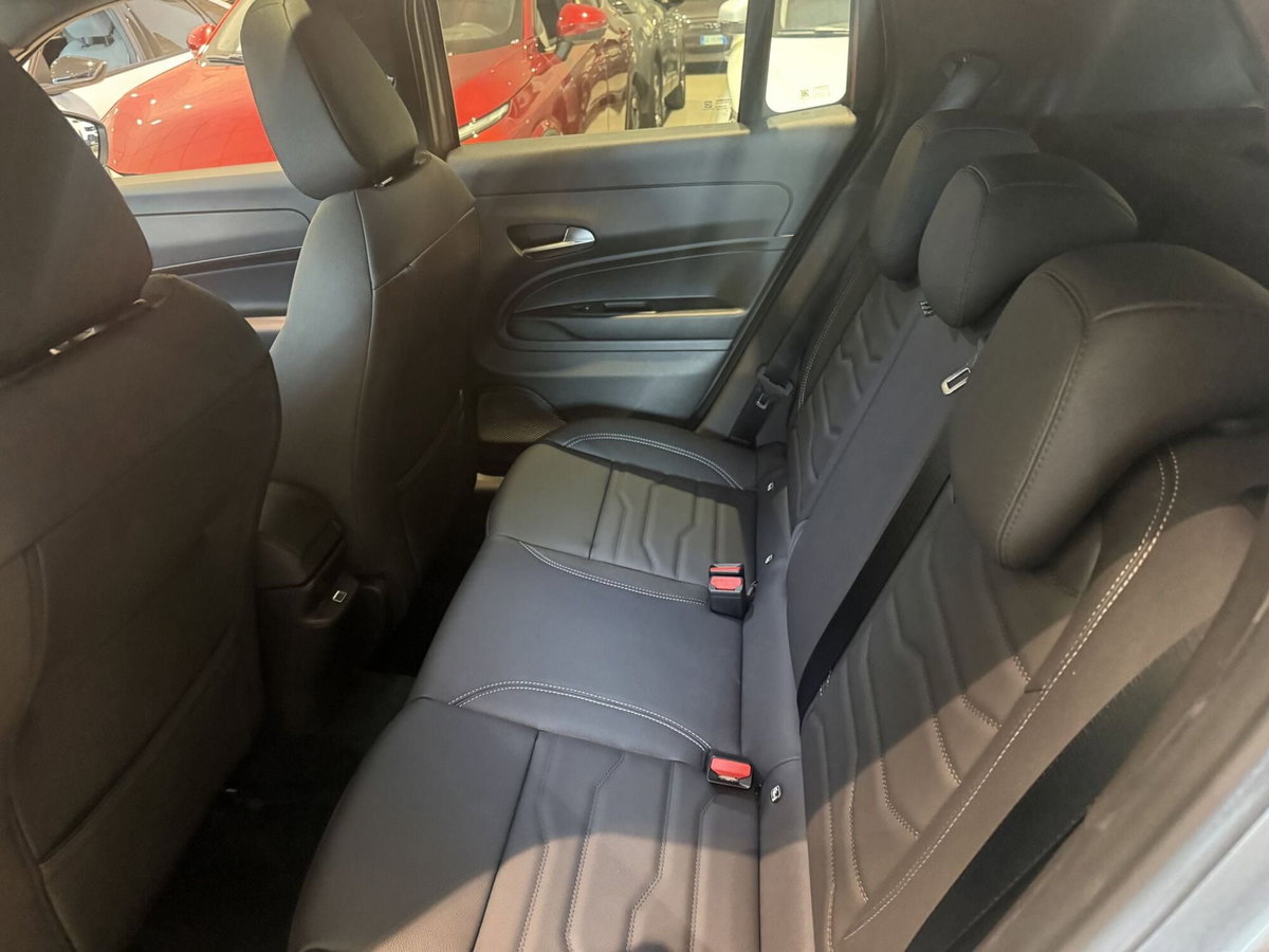 Jeep Avenger 1.2 turbo e-hybrid mhev Upland 4xe 145cv edct6 (12)
