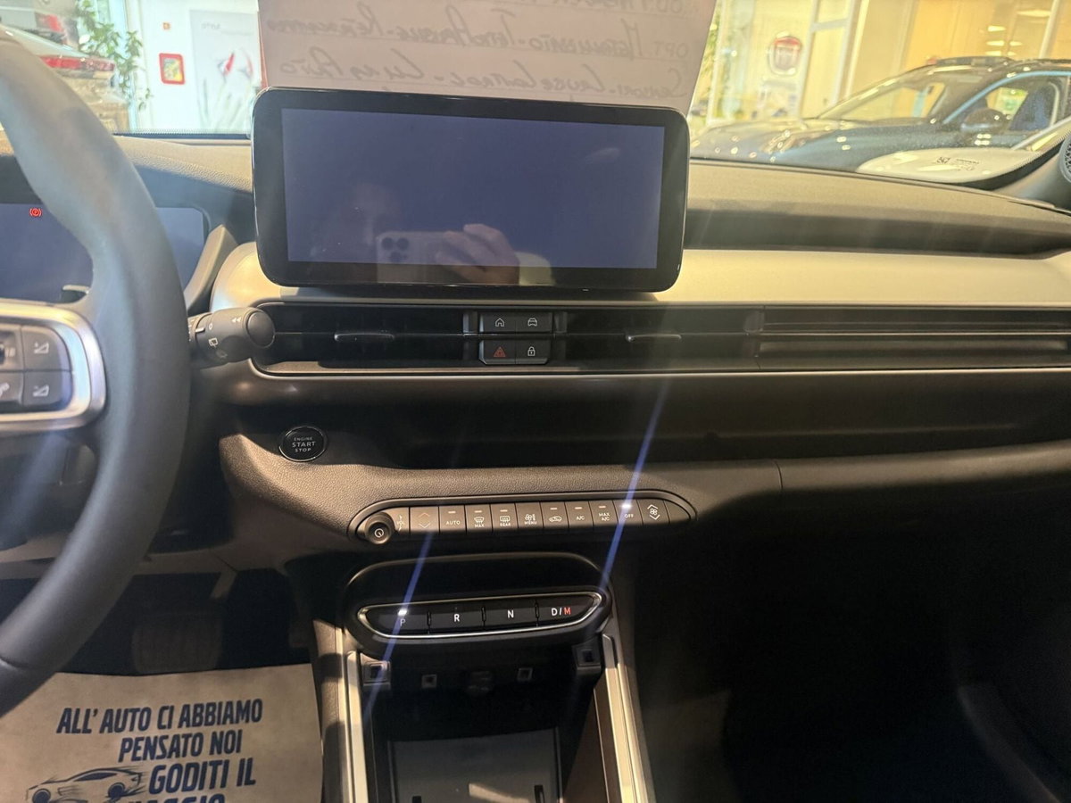 Jeep Avenger 1.2 turbo e-hybrid mhev Upland 4xe 145cv edct6 (14)