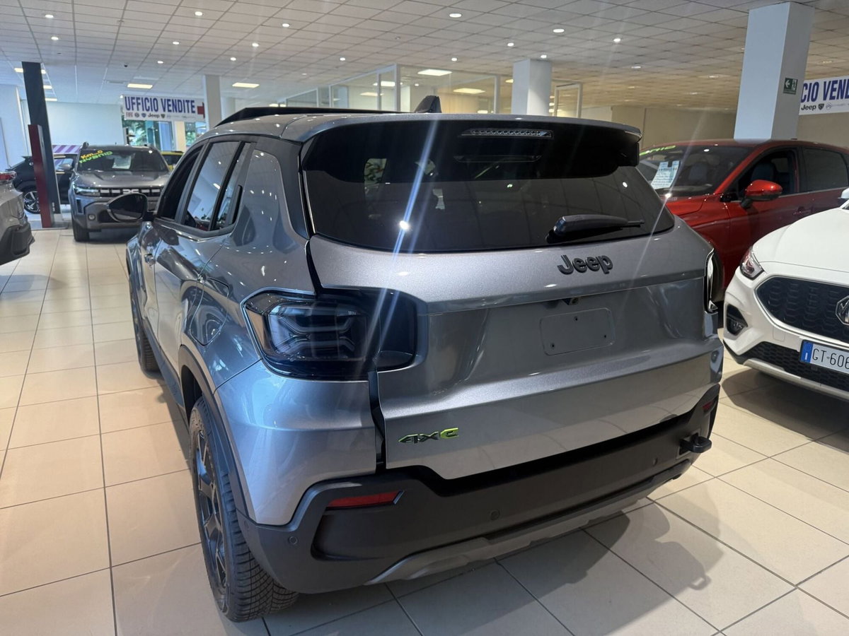 Jeep Avenger 1.2 turbo e-hybrid mhev Upland 4xe 145cv edct6 (7)