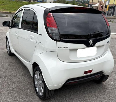 Peugeot iOn Active (3)