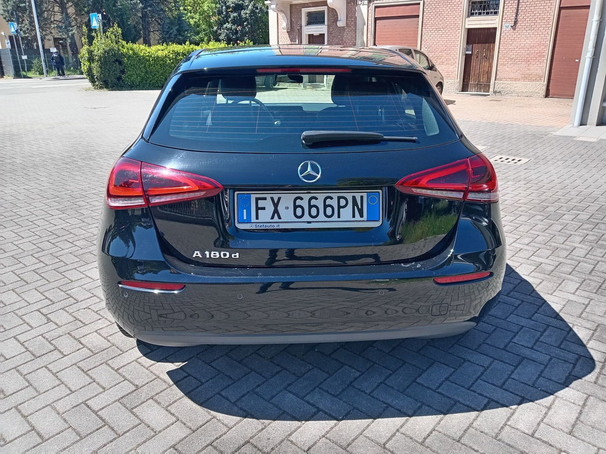 Mercedes-Benz Classe A 180 d Automatic Business (11)