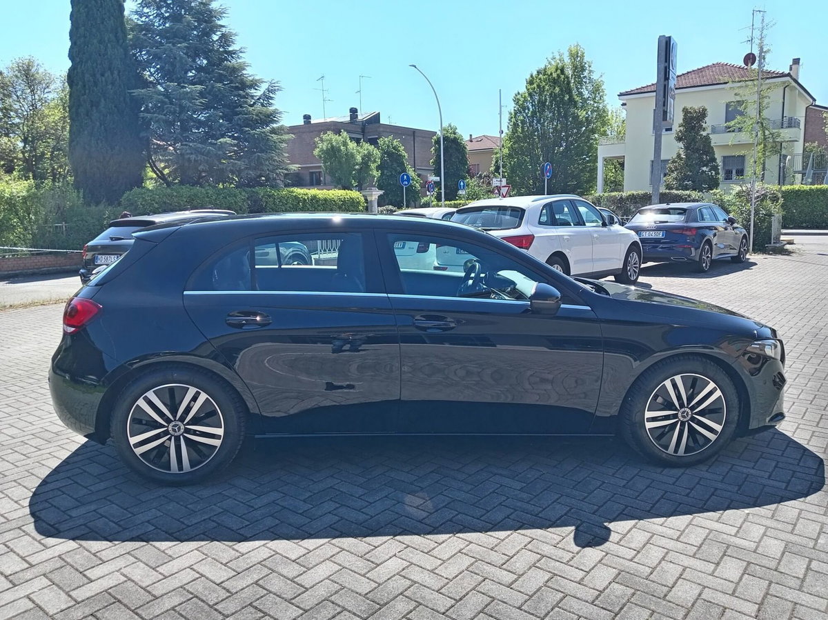 Mercedes-Benz Classe A 180 d Automatic Business (14)