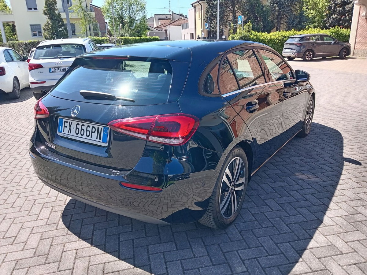 Mercedes-Benz Classe A 180 d Automatic Business (15)