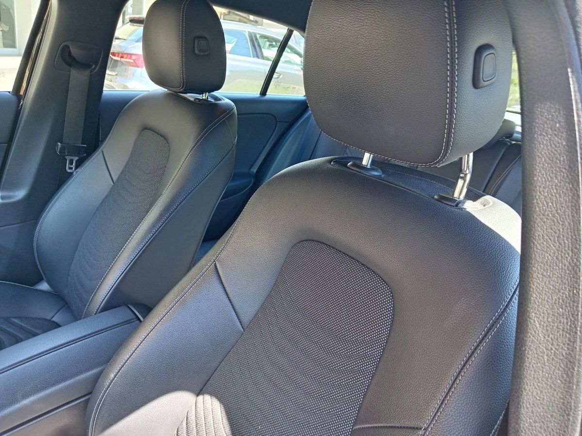 Mercedes-Benz Classe A 180 d Automatic Business (19)