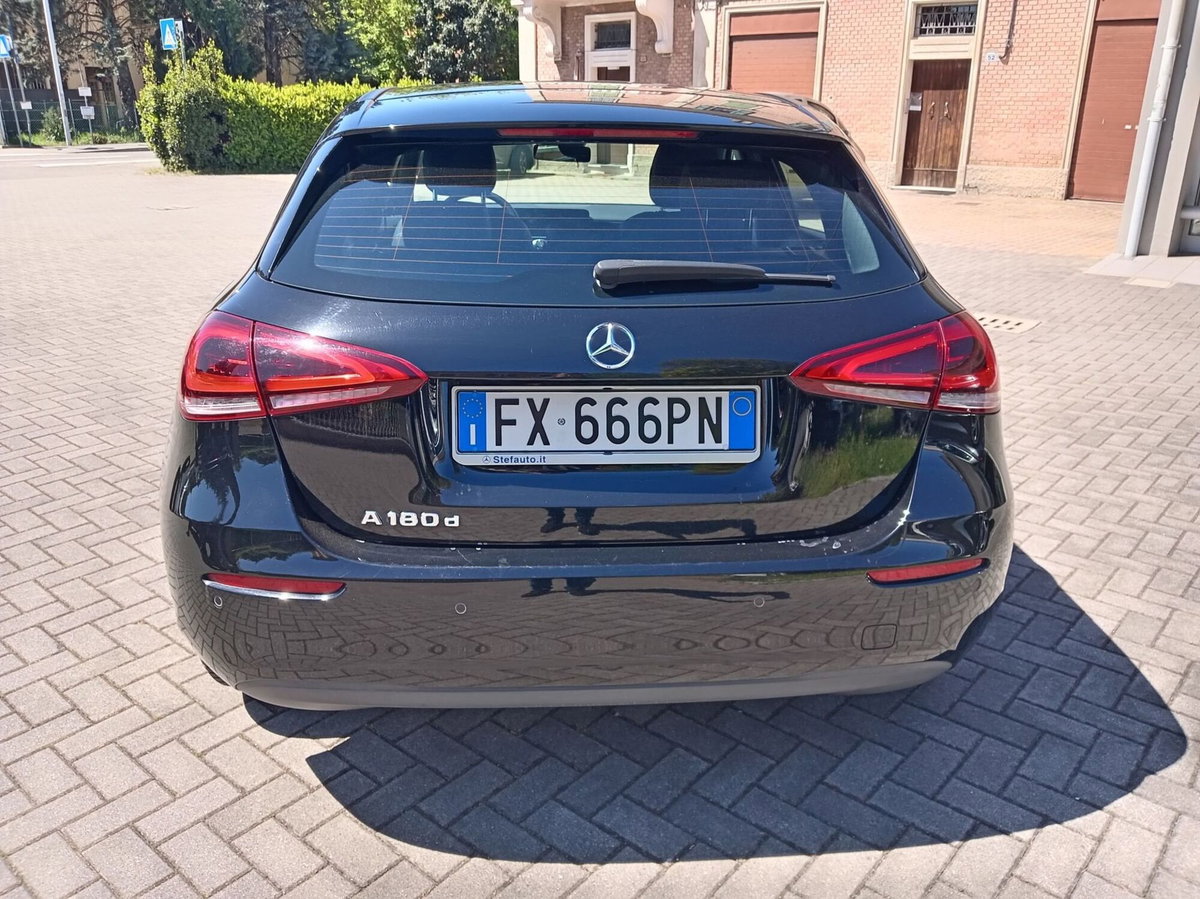 Mercedes-Benz Classe A 180 d Automatic Business (7)