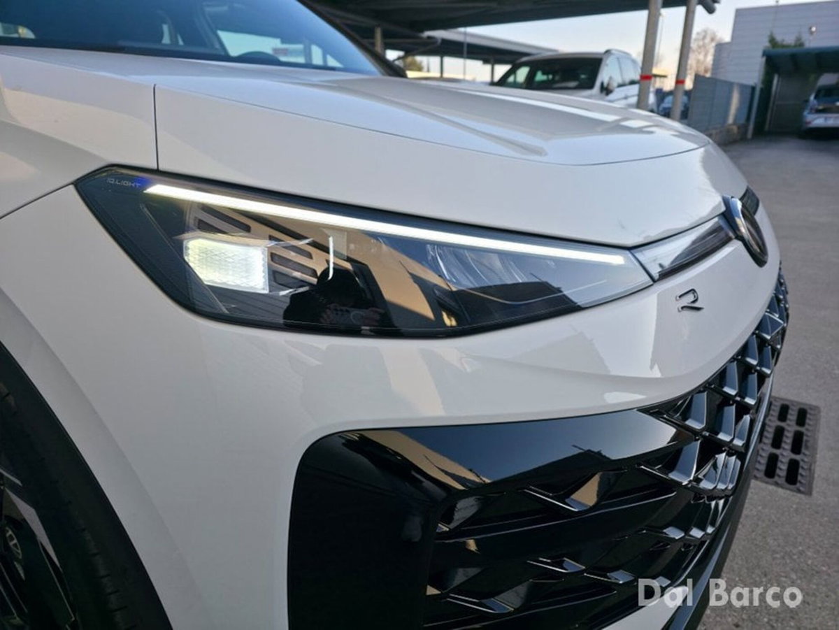 Volkswagen T-Roc 1.5 etsi R-Line 150cv dsg (11)