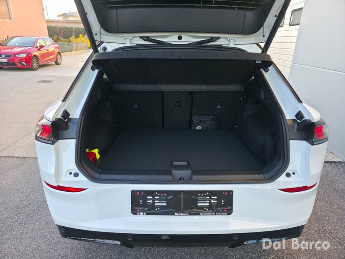 Volkswagen T-Roc 1.5 etsi R-Line 150cv dsg (9)