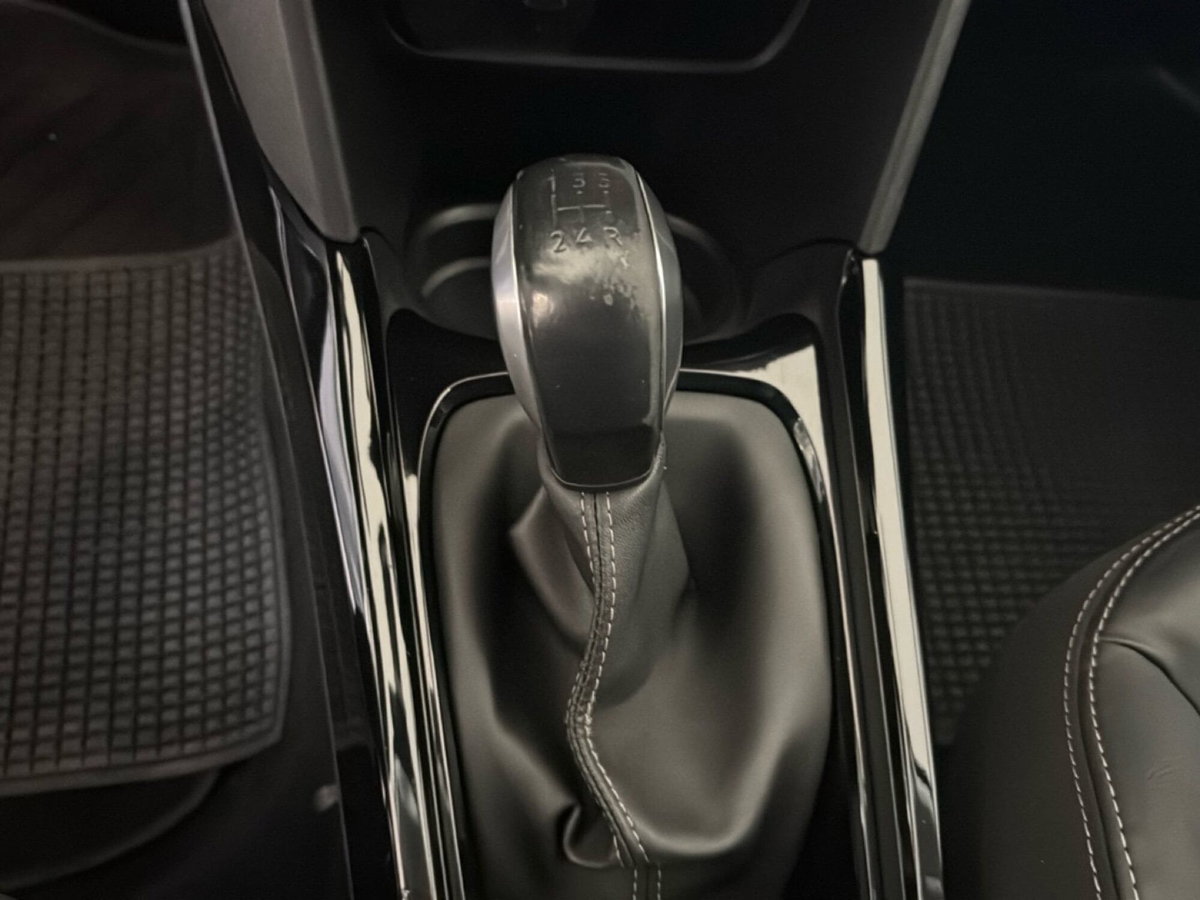 Peugeot 2008 Turbo 110 S&S Allure (11)