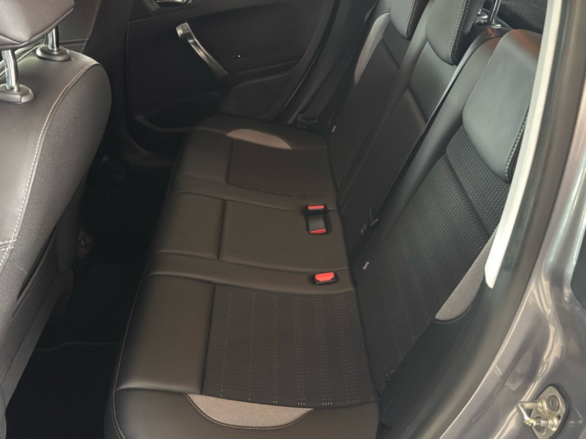 Peugeot 2008 Turbo 110 S&S Allure (19)