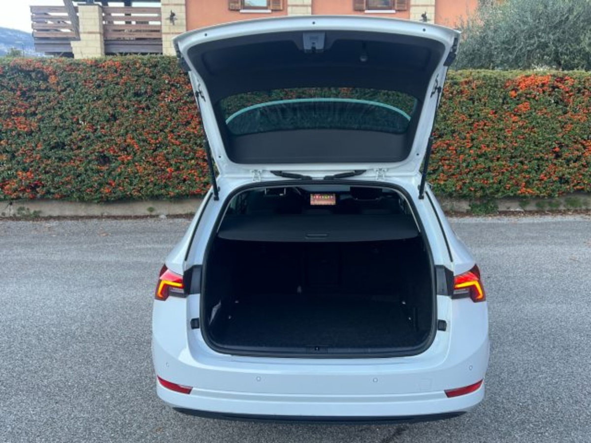 Skoda Octavia Station Wagon 2.0 16V FSI 4x4 Wagon Scout (15)