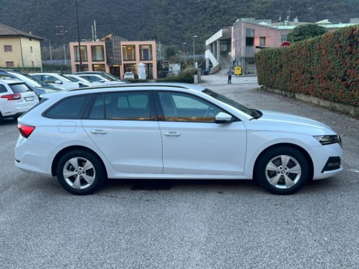 Skoda Octavia Station Wagon 2.0 16V FSI 4x4 Wagon Scout (3)