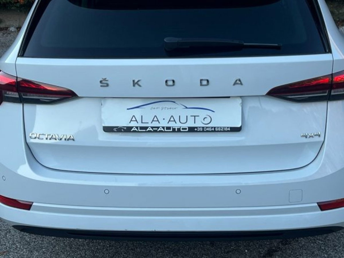 Skoda Octavia Station Wagon 2.0 16V FSI 4x4 Wagon Scout (6)