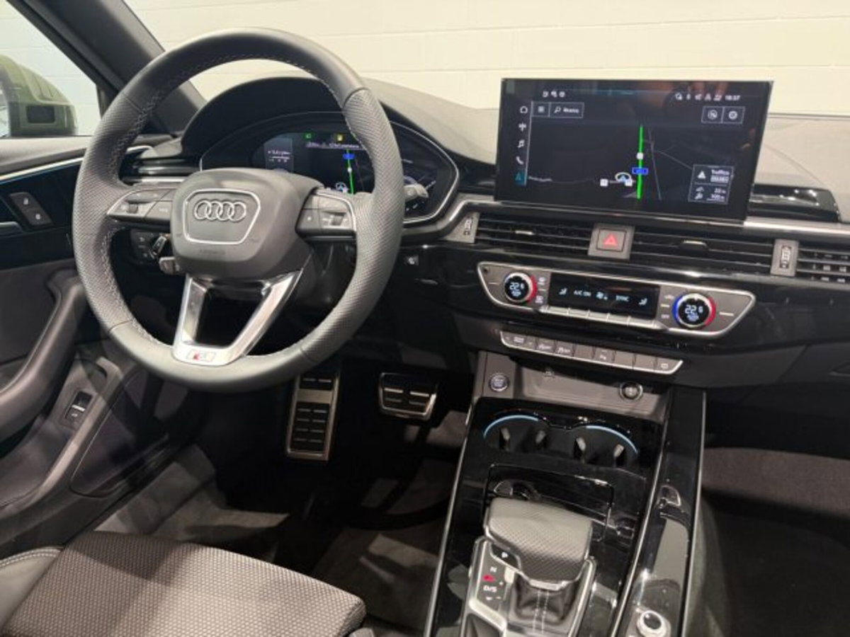 Audi A4 Avant 40 TFSI quattro S tronic S line edition (12)