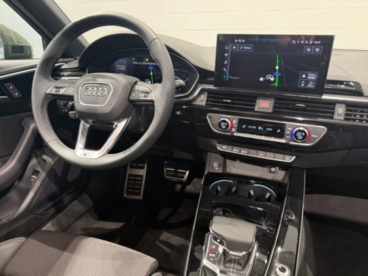 Audi A4 Avant 40 TFSI quattro S tronic S line edition (12)