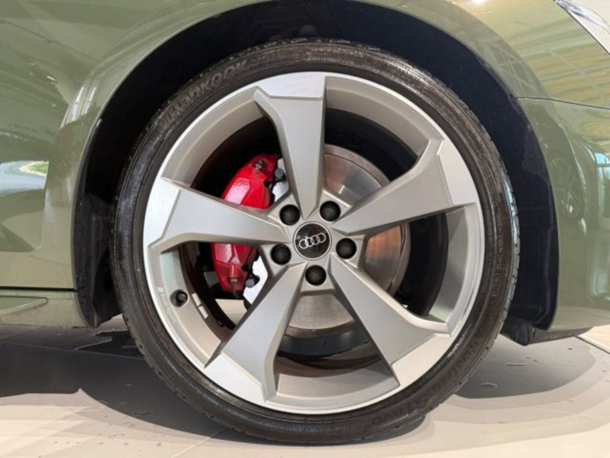 Audi A4 Avant 40 TFSI quattro S tronic S line edition (9)