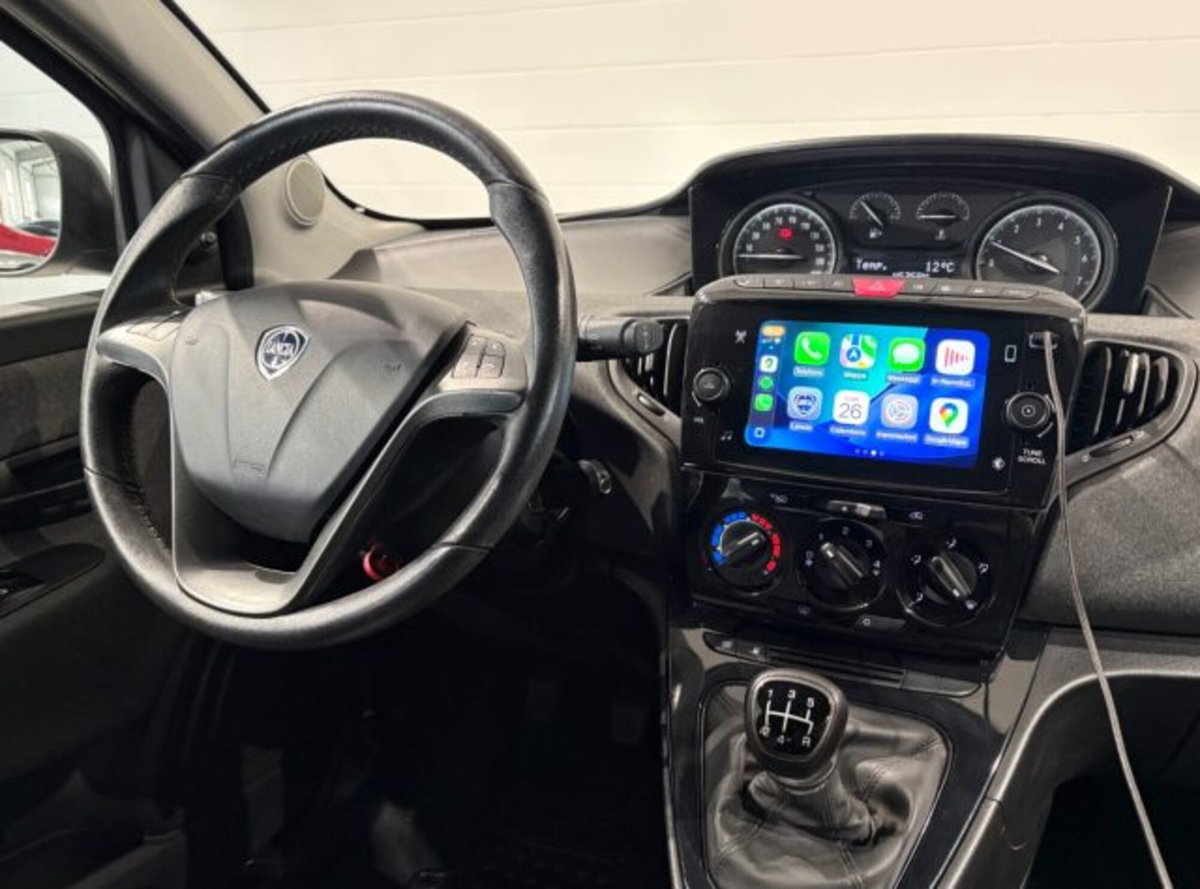 Lancia Ypsilon 1.2 69 CV 5 porte GPL Ecochic Silver (14)