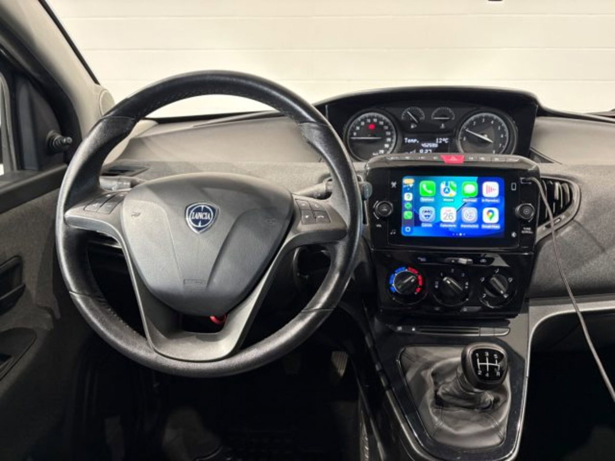 Lancia Ypsilon 1.2 69 CV 5 porte GPL Ecochic Silver (15)