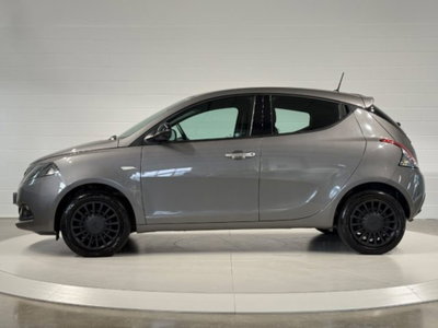Lancia Ypsilon 1.2 69 CV 5 porte GPL Ecochic Silver (2)