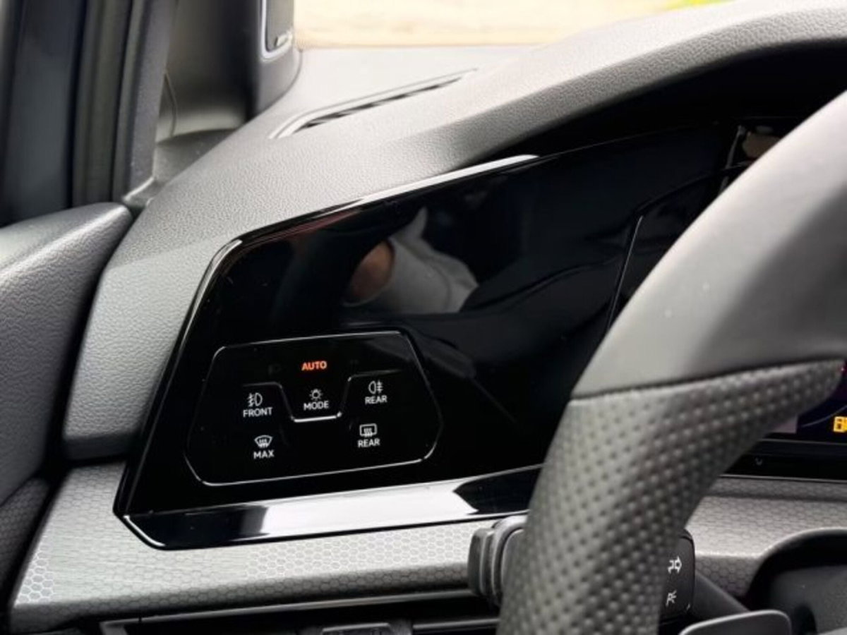 Volkswagen Golf 2.0 TSI GTI DSG (16)