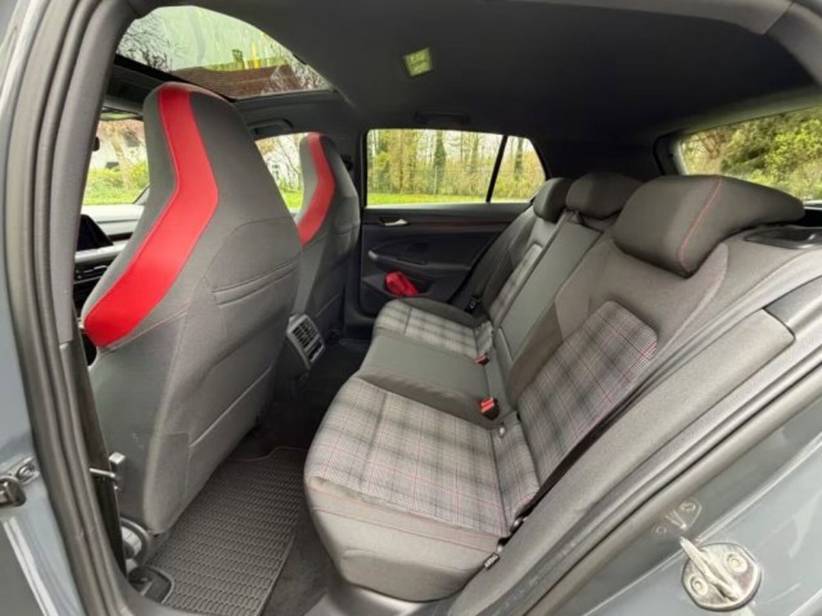 Volkswagen Golf 2.0 TSI GTI DSG (9)