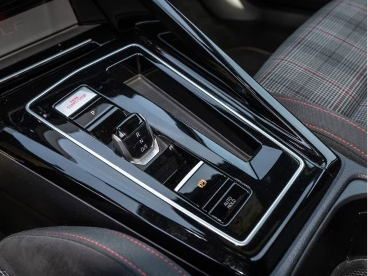 Volkswagen Golf 2.0 TSI GTI DSG (15)