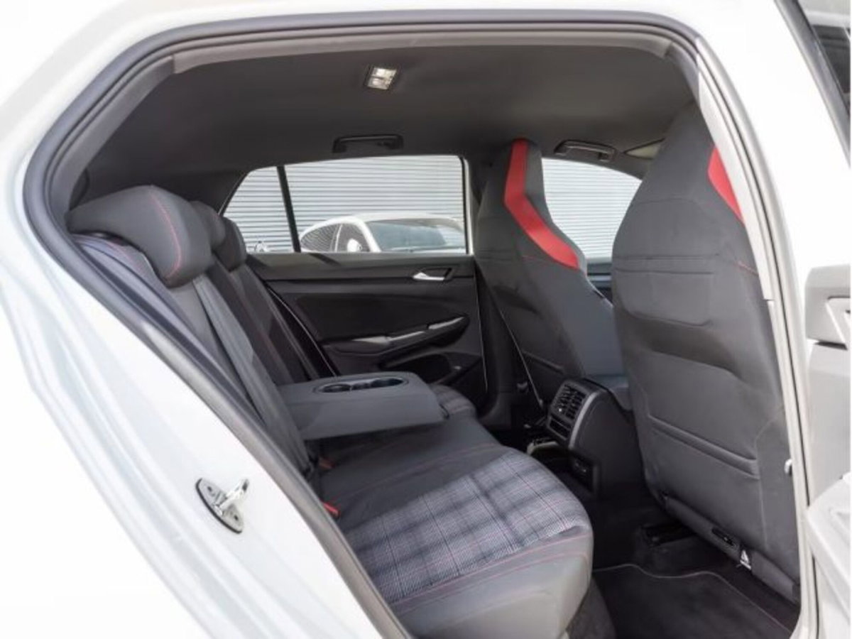 Volkswagen Golf 2.0 TSI GTI DSG (18)