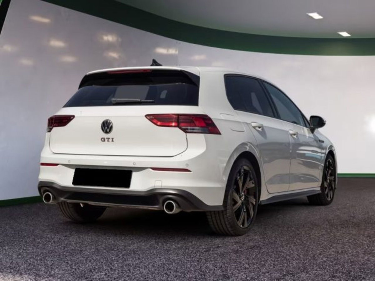 Volkswagen Golf 2.0 TSI GTI DSG (2)