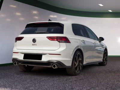 Volkswagen Golf 2.0 TSI GTI DSG (2)