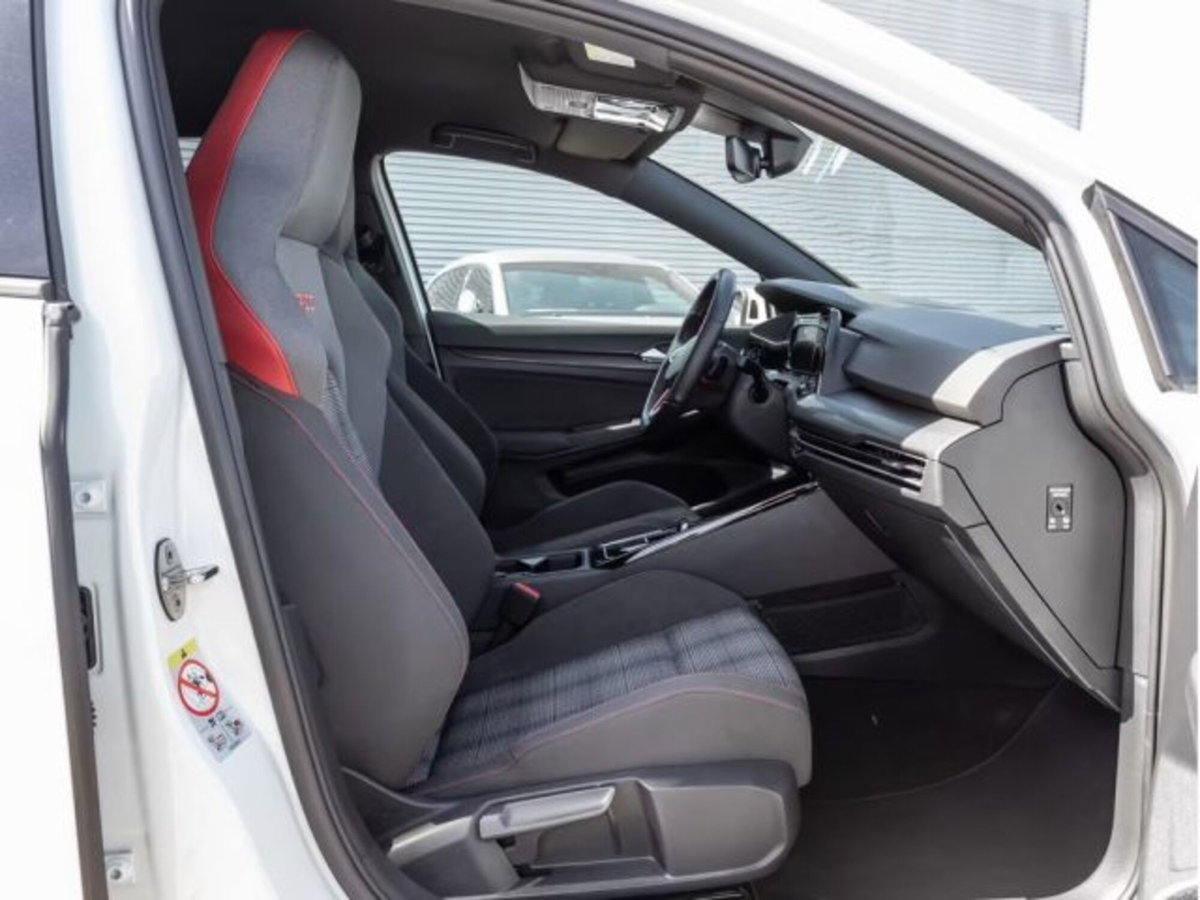 Volkswagen Golf 2.0 TSI GTI DSG (5)
