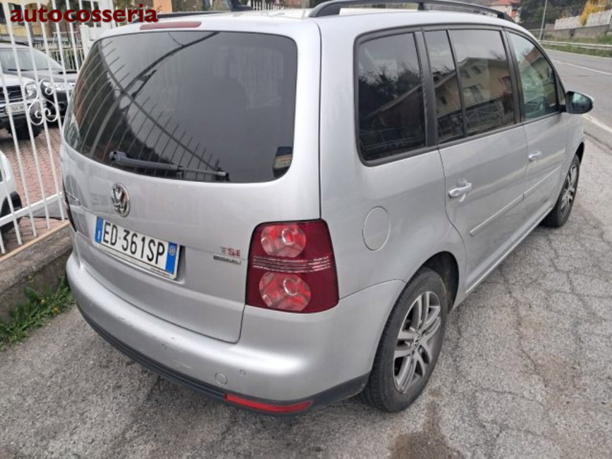 Volkswagen Touran 1.4 TSI Highline (2)