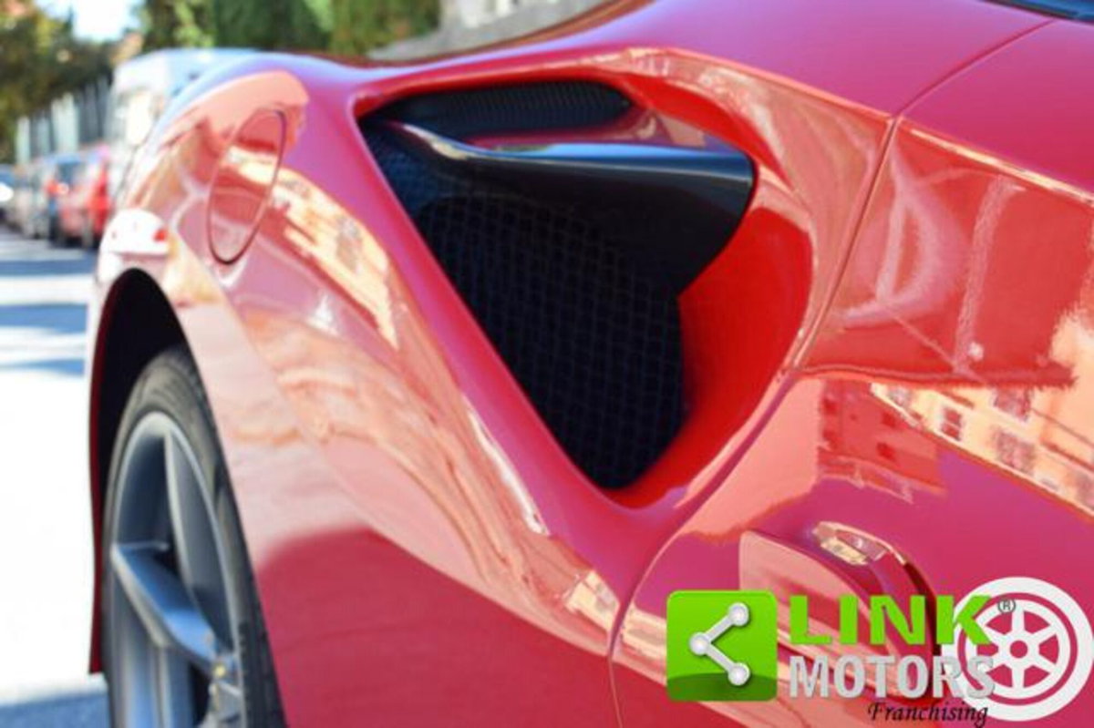 Ferrari F8 Coupé F8 Tributo (6)