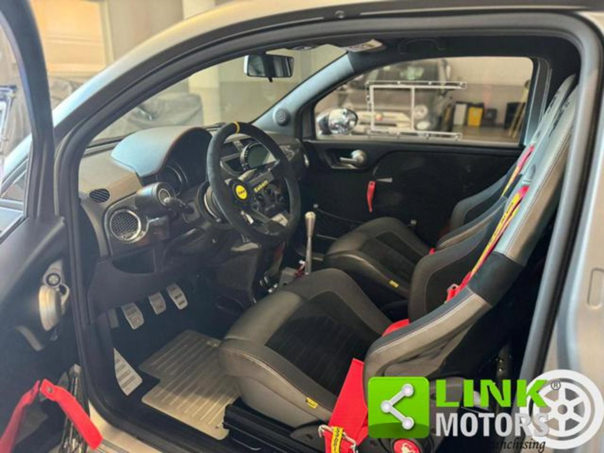 Abarth 695 695 1.4 Turbo T-Jet 190 CV Biposto (18)