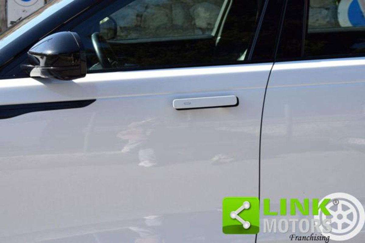 Land Rover Range Rover Velar 2.0D I4 204 CV R-Dynamic HSE (11)