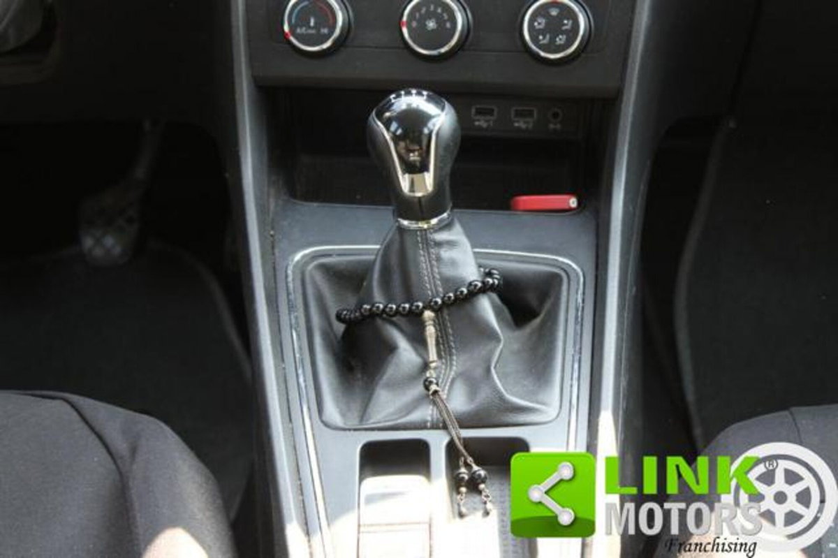 SEAT Leon 1.6 TDI 115 CV 5p. Business (15)