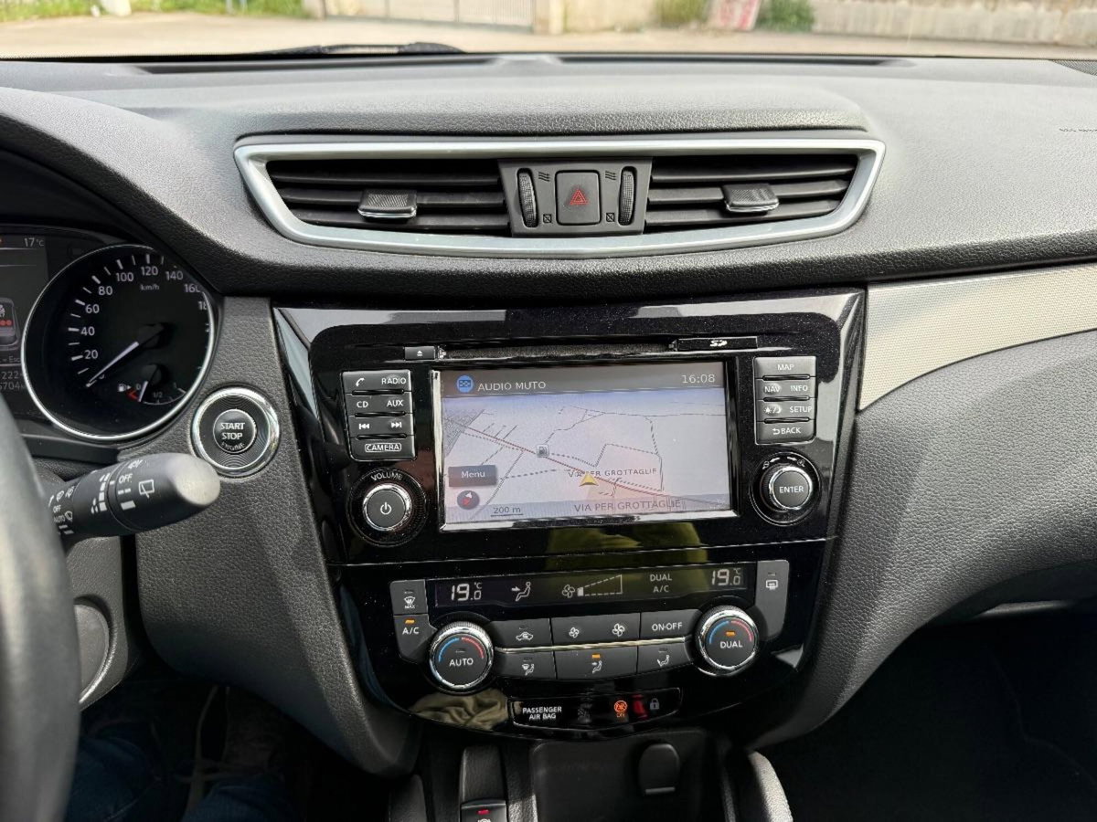 Nissan Qashqai 1.5 dCi 115 CV N-Connecta (17)
