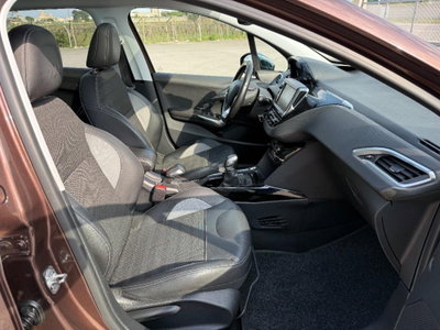 Peugeot 2008 e-HDi 92 CV Stop&Start ETG6 Allure (10)