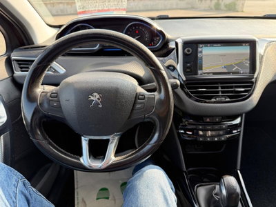 Peugeot 2008 e-HDi 92 CV Stop&Start ETG6 Allure (19)