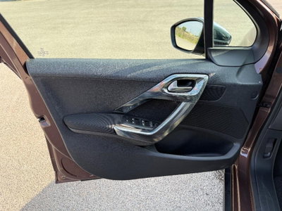 Peugeot 2008 e-HDi 92 CV Stop&Start ETG6 Allure (7)
